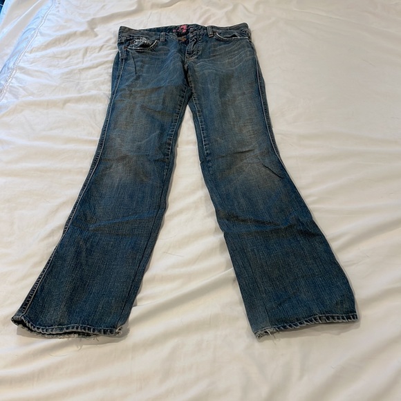 Distressed A pocket jean - Picture 3 of 7